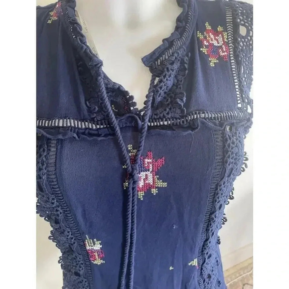 Women's‎ Pale Sky Blue Floral Embroidered Sleeveless Top Size S Stitch Fix 0072 - Picture 2 of 11